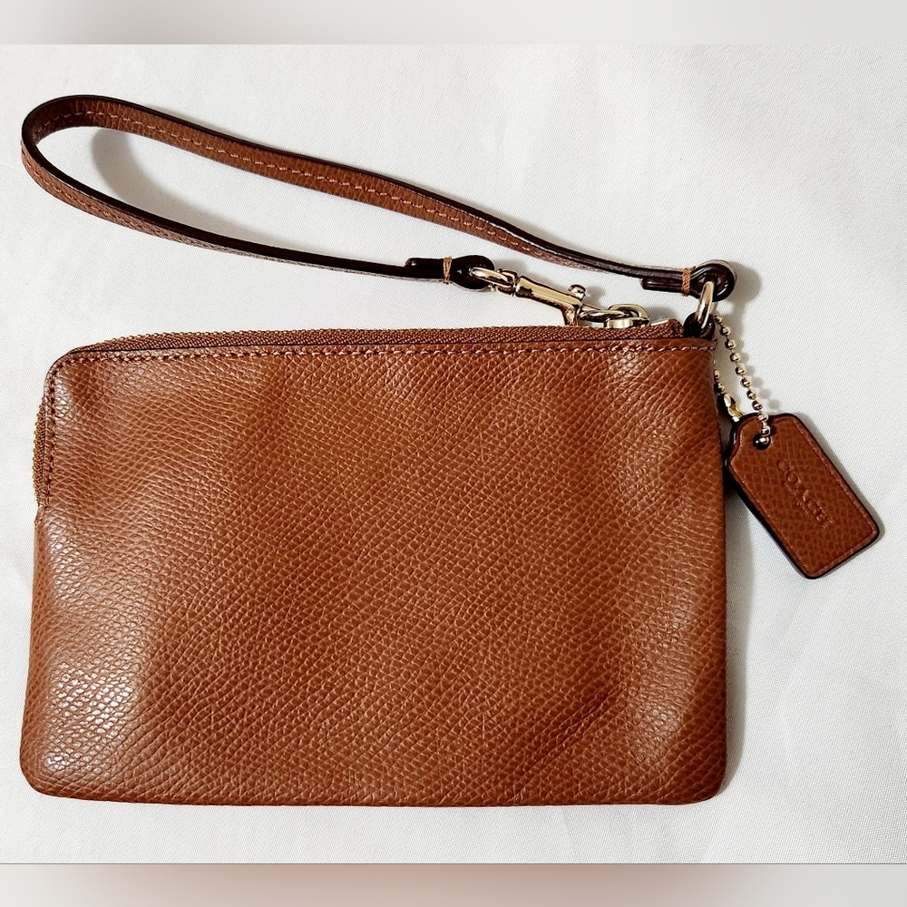 💕💯 Authentic Coach Skinny Wrislet/Pouch💕 - Picture 3 of 7
